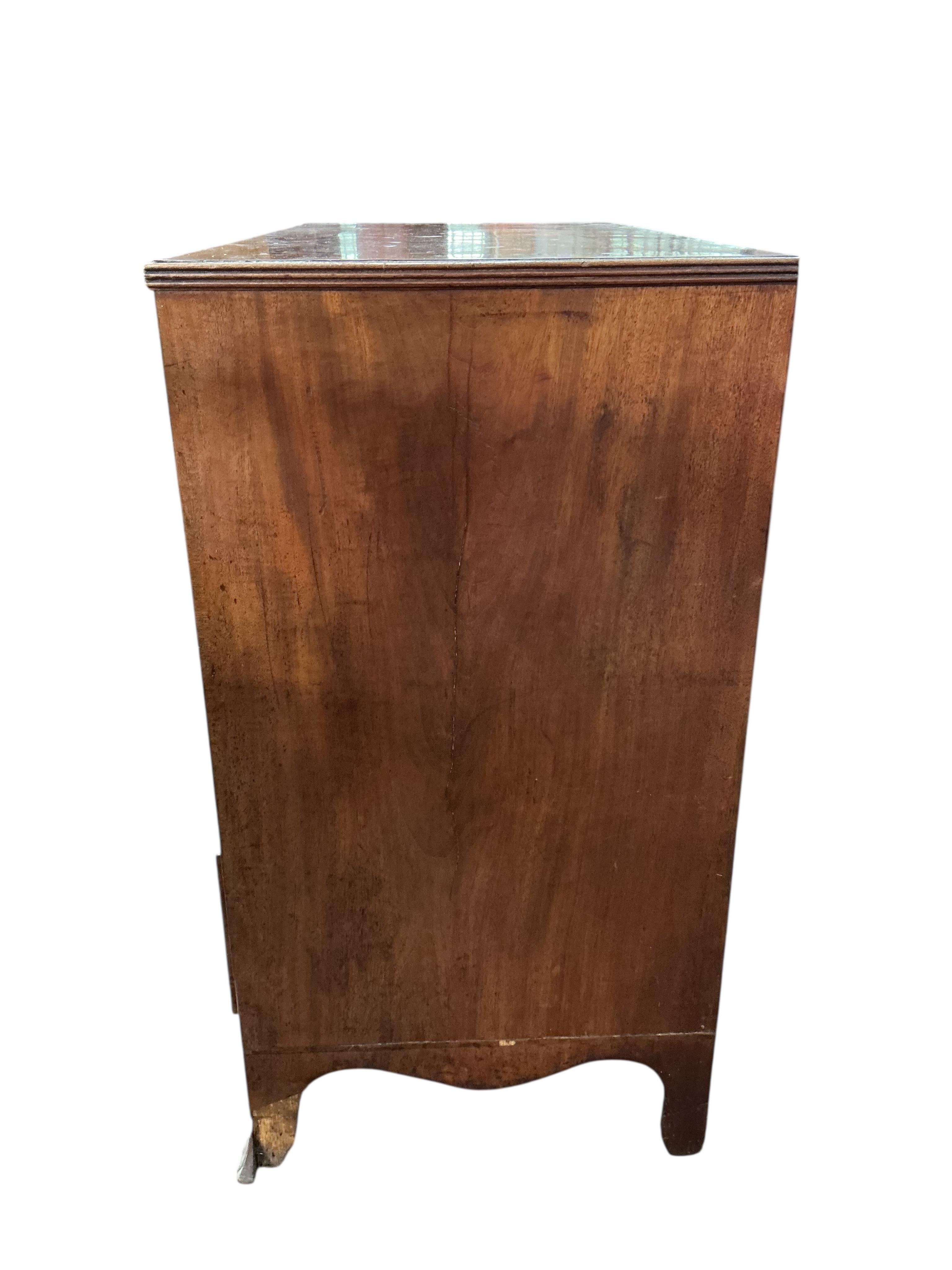 A Regency mahogany chest of drawers, width 103cm, depth 51cm, height 96cm
